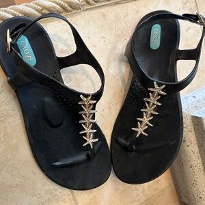 OkaB Sz 7 Rubber starfish Sandals